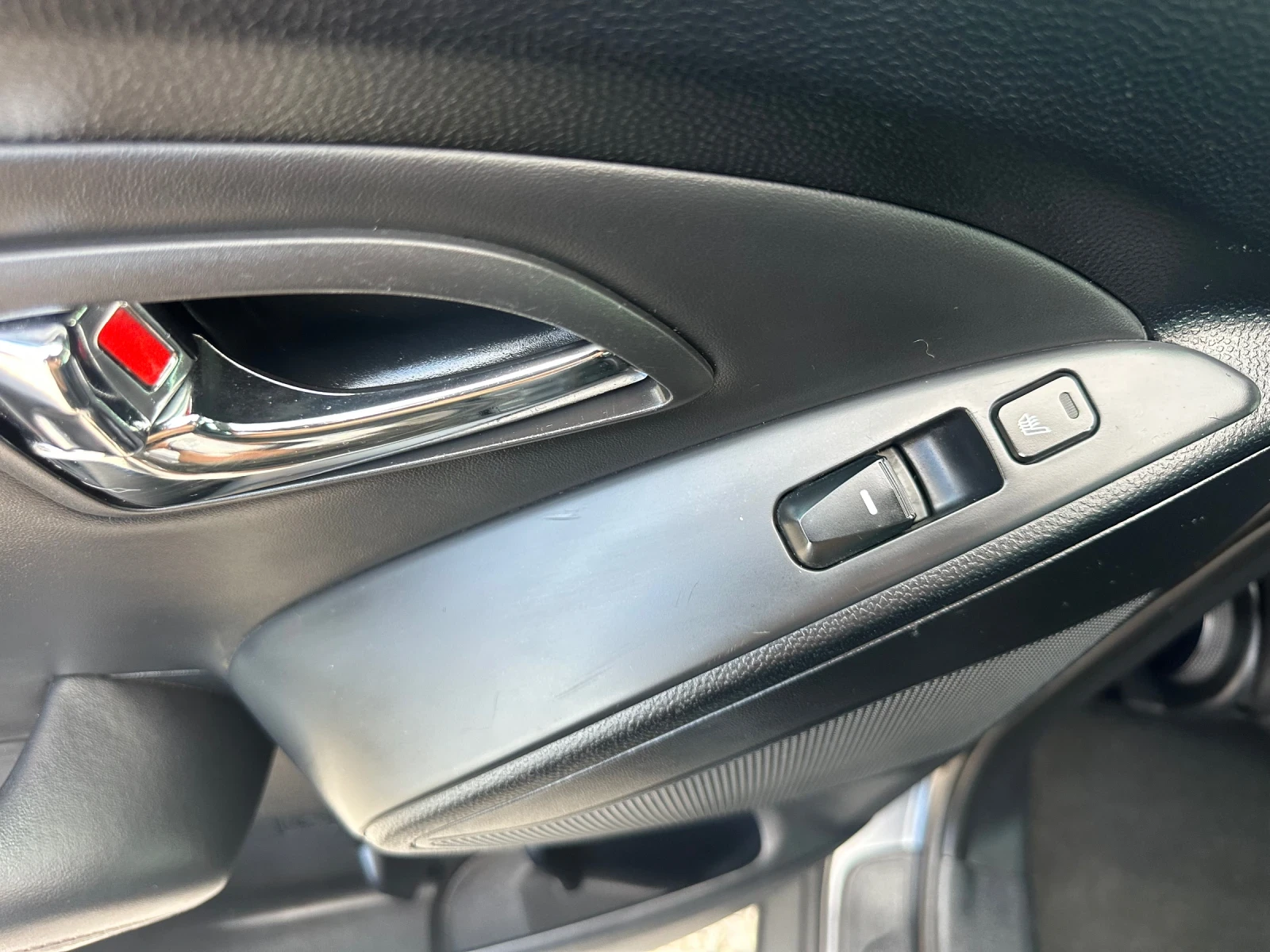 Hyundai IX35 2.0 crdi, снимка 4 - Автомобили и джипове - 55136643
