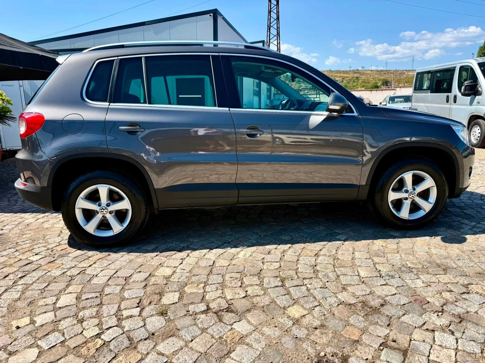 VW Tiguan 2.0 4x4 6-скорости, снимка 6 - Автомобили и джипове - 55888417
