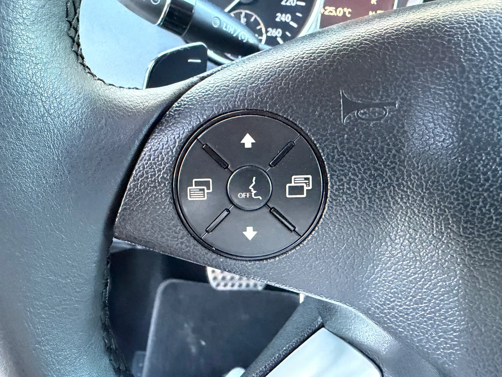 Mercedes-Benz ML 320 CDI/ 4-MATIC/AIR MATIC/7-G TRONIC/PDC/XENON/TOP, снимка 14 - Автомобили и джипове - 55975635