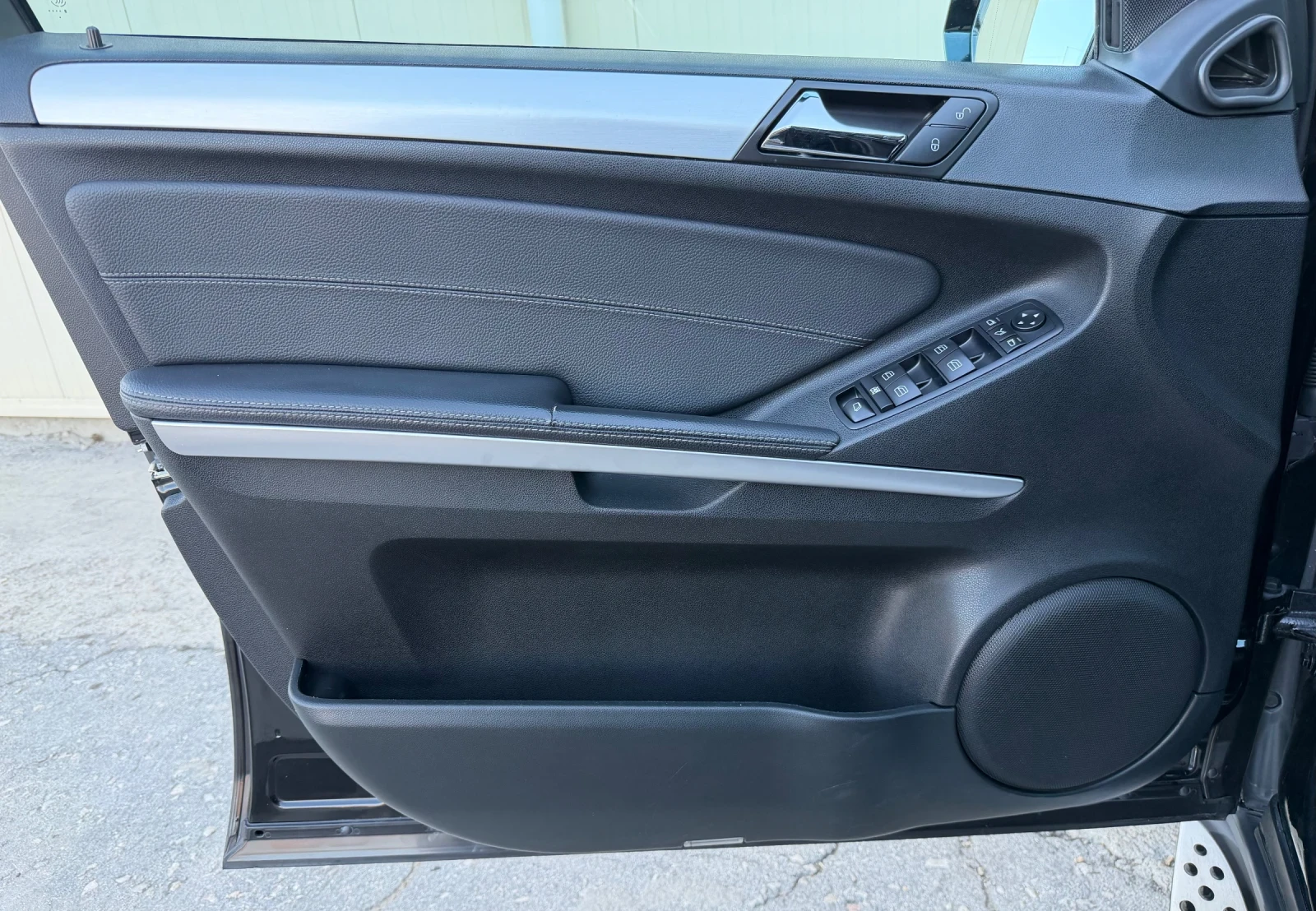 Mercedes-Benz ML 320 CDI/ 4-MATIC/AIR MATIC/7-G TRONIC/PDC/XENON/TOP, снимка 16 - Автомобили и джипове - 55975635