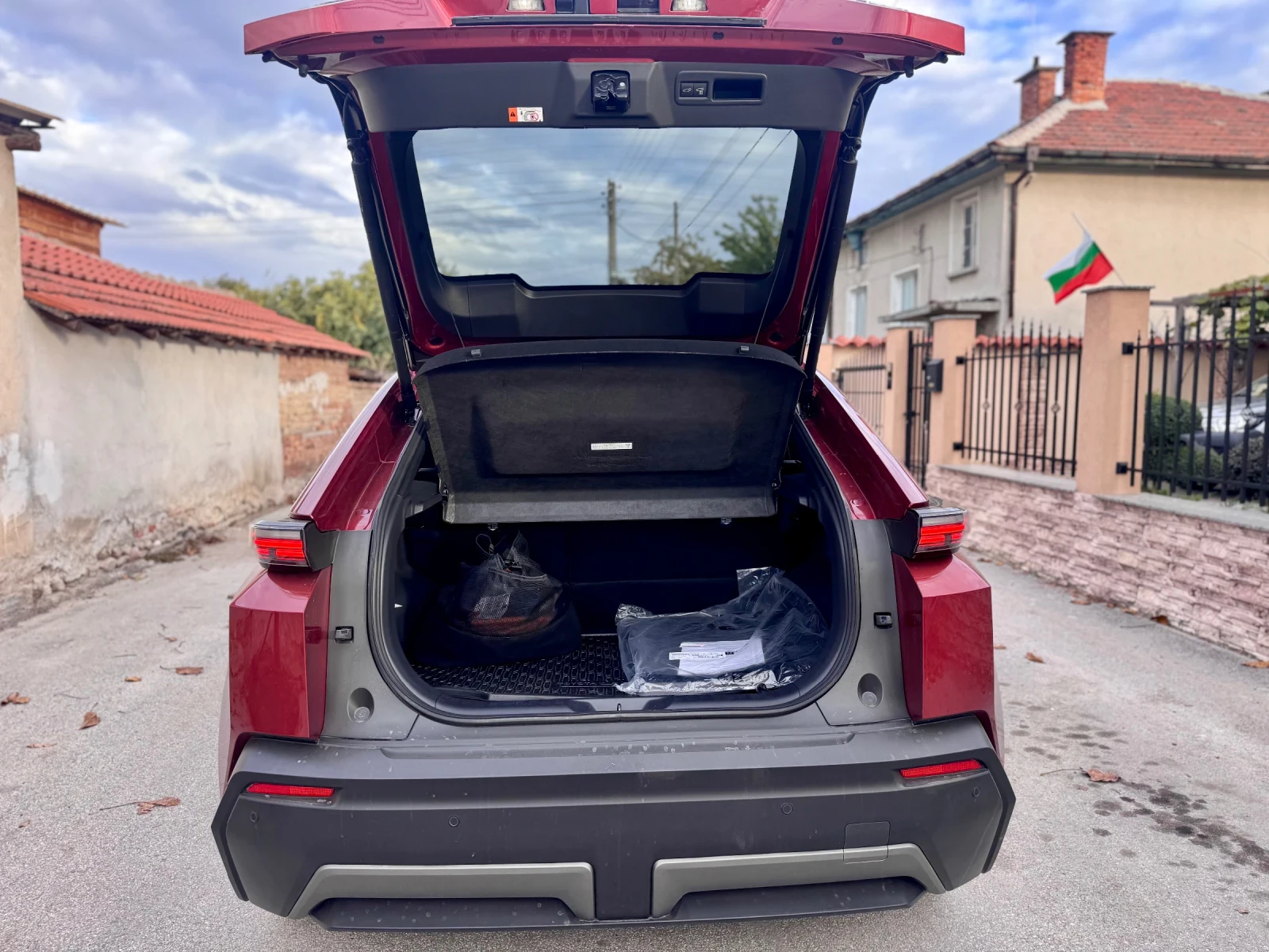 Toyota C-HR, снимка 5 - Автомобили и джипове - 56686830