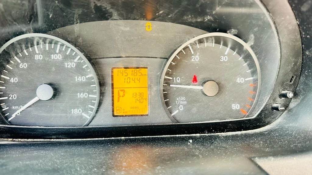 Mercedes-Benz 210, снимка 12 - Бусове и автобуси - 55689787