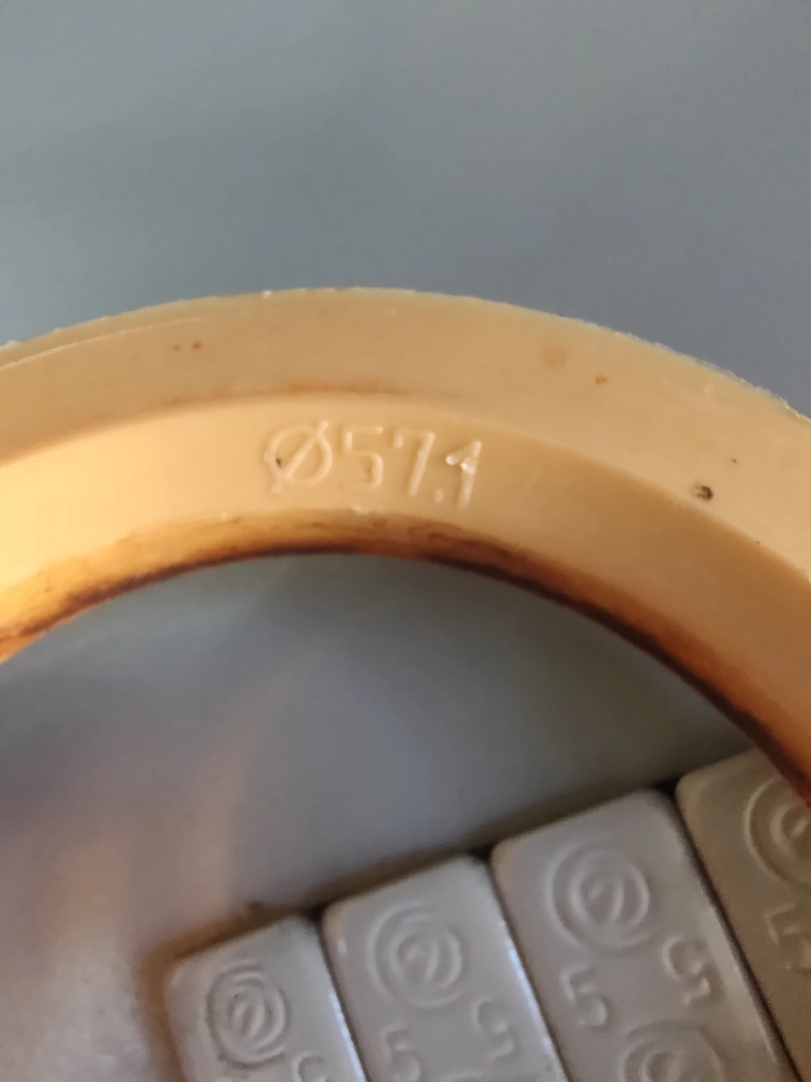 ���� � ������ 225/40R18 | Mobile.bg � ����������� 9