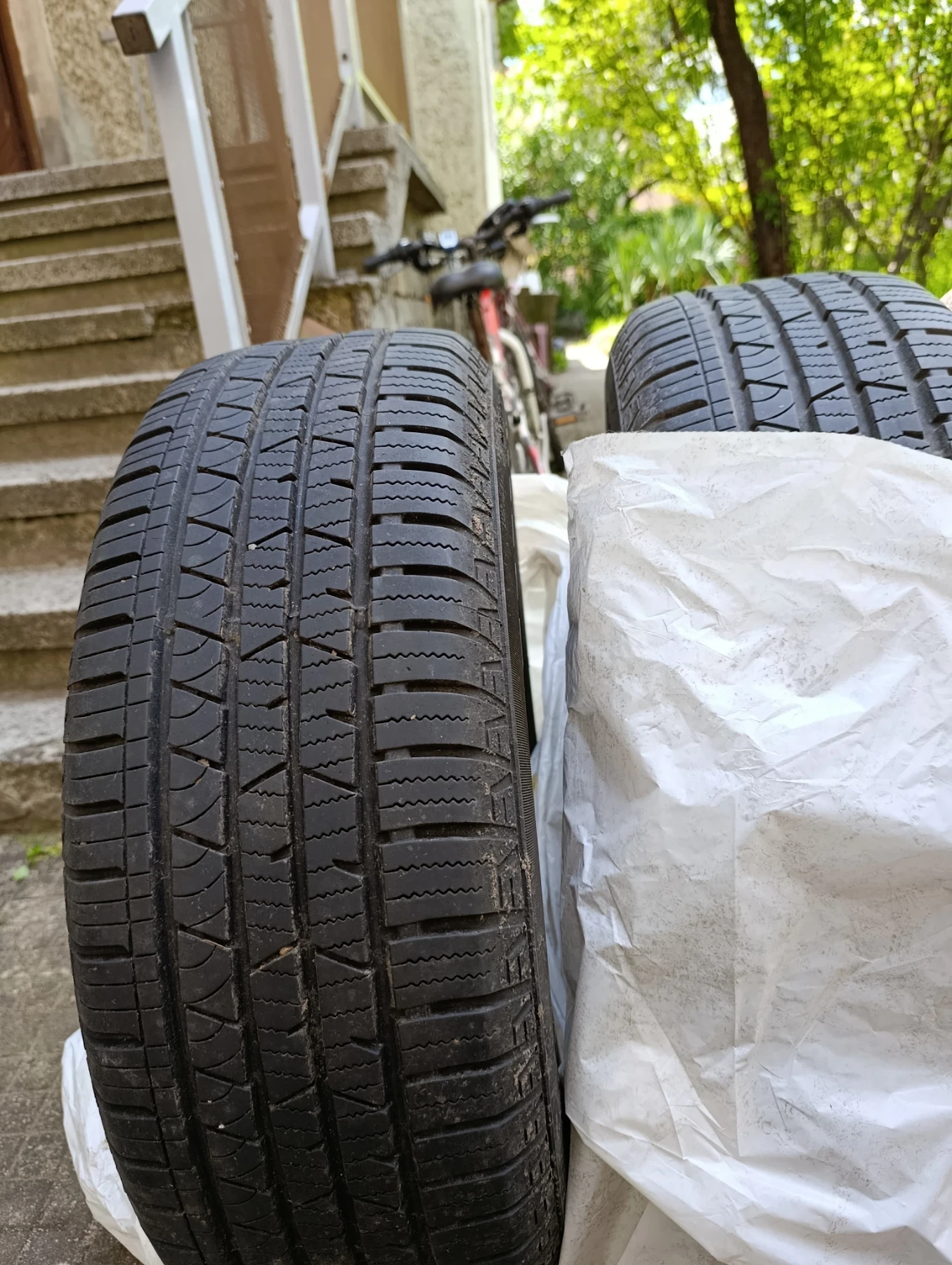 Гуми Всесезонни 215/65R16, снимка 3 - Гуми и джанти - 54409361