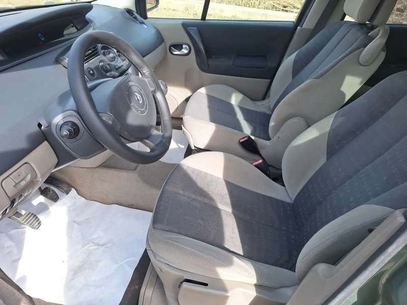 Renault Scenic 1.6 I / 16 v, снимка 9 - Автомобили и джипове - 46144292