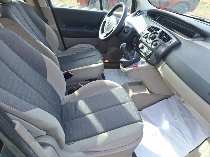 Renault Scenic 1.6 I / 16 v, снимка 10 - Автомобили и джипове - 46144292