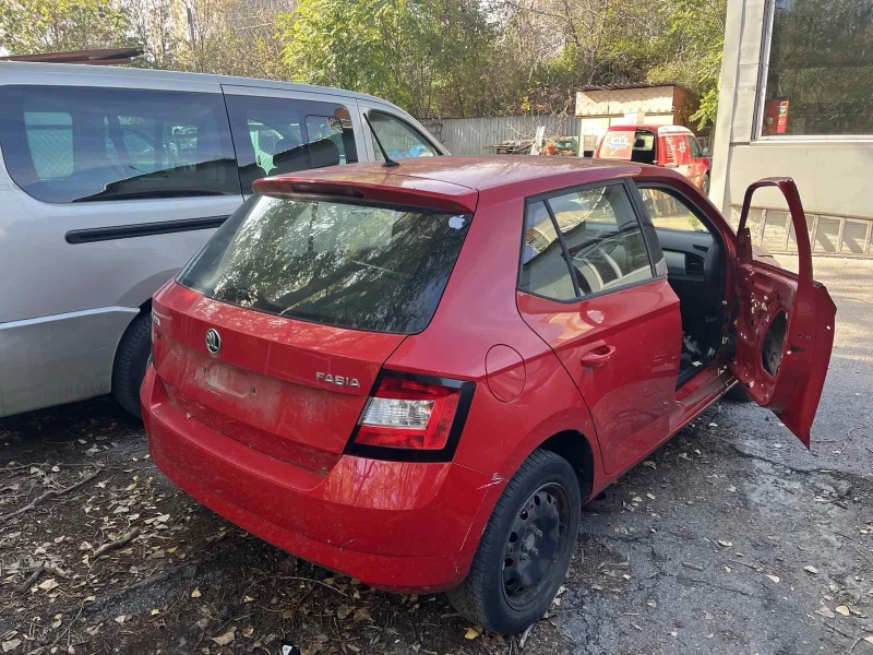 Skoda Fabia, снимка 3 - Автомобили и джипове - 47668687