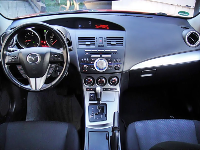 Mazda 3 2.0 ГЕРМАНИЯ, снимка 14 - Автомобили и джипове - 49200764