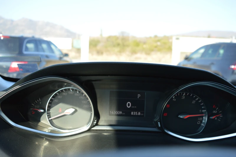 Peugeot 308 1.6BlueHDI-FULL EKSTRI-ALLURE-KOJA-LED-AVTOMAT, снимка 13 - Автомобили и джипове - 52156940