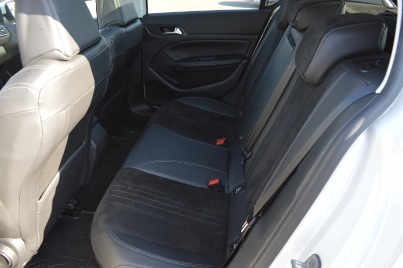 Peugeot 308 1.6BlueHDI-FULL EKSTRI-ALLURE-KOJA-LED-AVTOMAT, снимка 11 - Автомобили и джипове - 52156940
