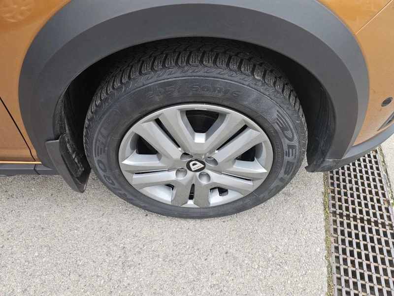Dacia Sandero 1.0 TCe 90 Stop&Start LPG, снимка 15 - Автомобили и джипове - 52774194