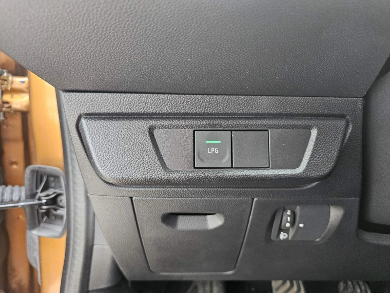 Dacia Sandero 1.0 TCe 90 Stop&Start LPG, снимка 12 - Автомобили и джипове - 52774194