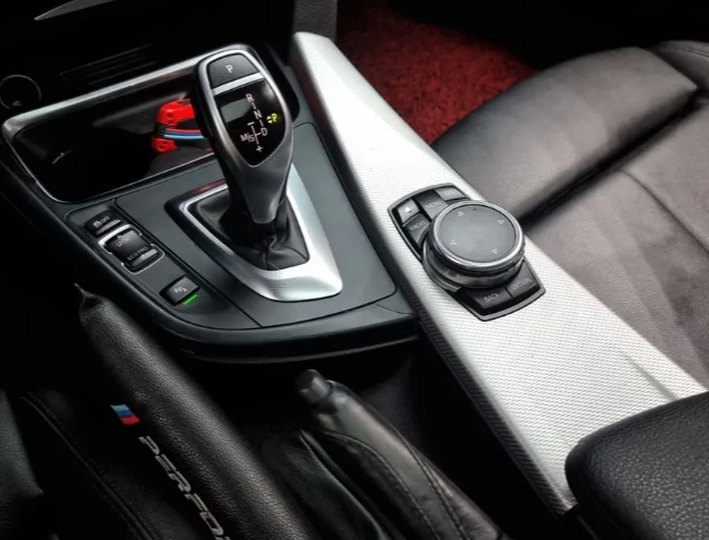 BMW 320 M Performance Edition - изображение 8