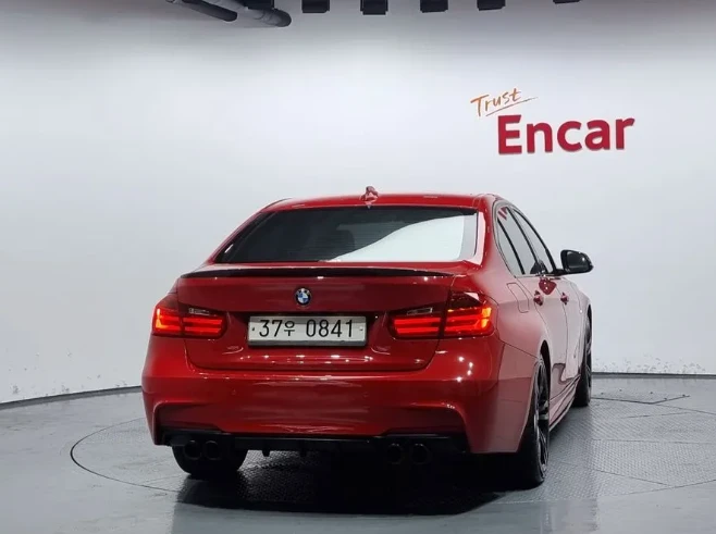 BMW 320 M Performance Edition - изображение 4