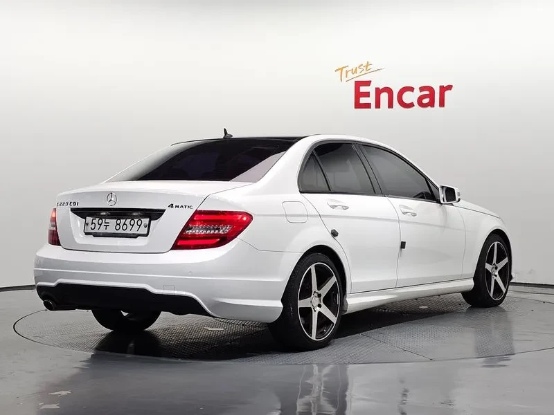 Mercedes-Benz C 180  - изображение 2