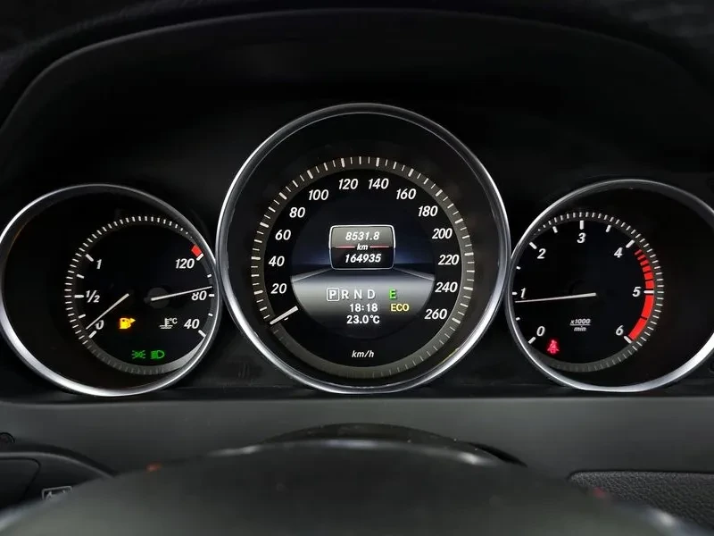 Mercedes-Benz C 180  - изображение 8