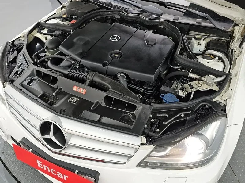 Mercedes-Benz C 180  - изображение 6