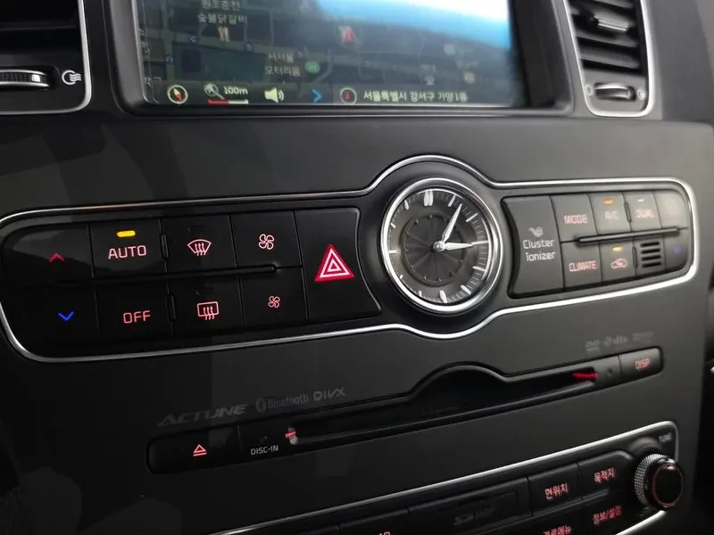 Kia K7  2.4 Gdi Prestige, снимка 16 - Автомобили и джипове - 56304605