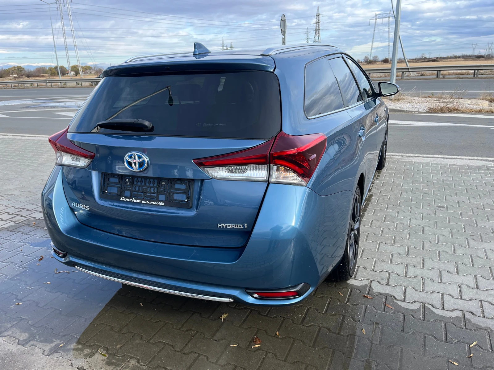 Toyota Auris 1.8 Hybrid - изображение 6