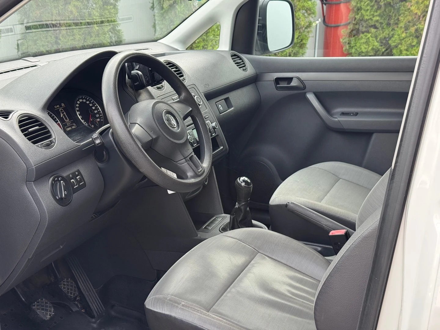 VW Caddy Kasten TDI BMT, снимка 4 - Автомобили и джипове - 56420459