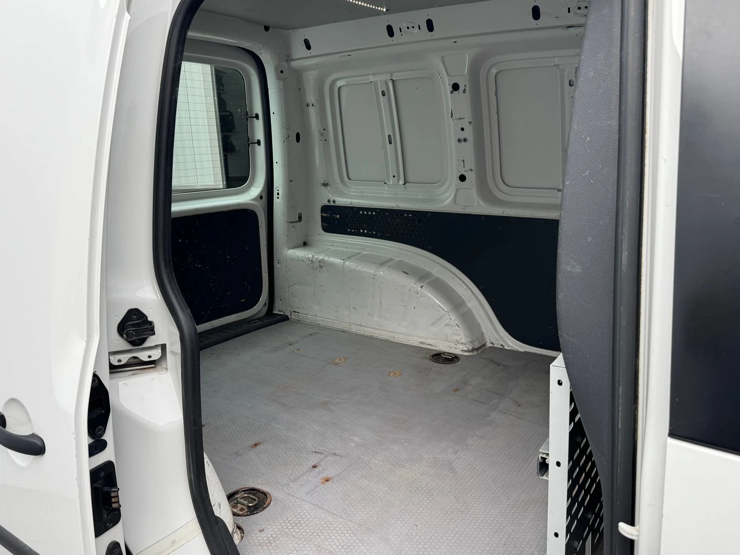 VW Caddy Kasten TDI BMT - изображение 7