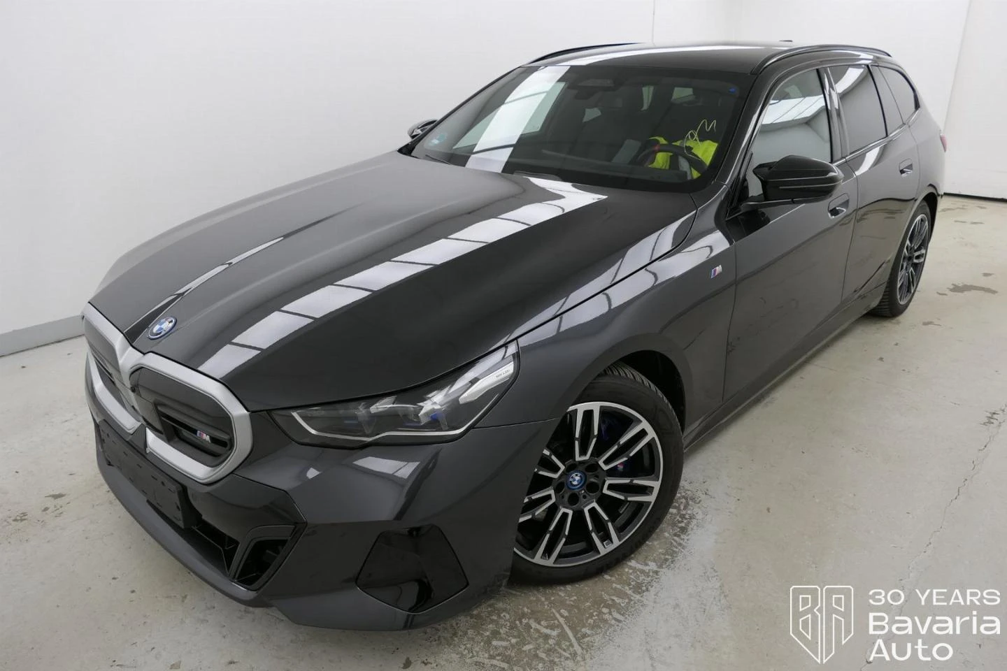 BMW i5 M60 xDrive Touring | Mobile.bg   1