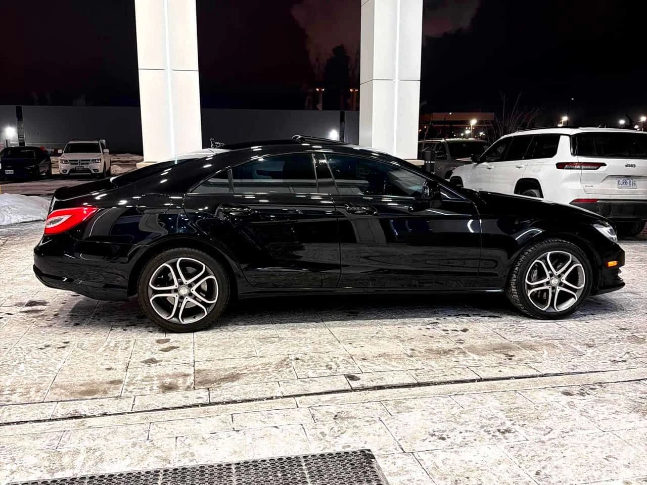 Mercedes-Benz CLS 550 * CARFAX * ���� �� �� | Mobile.bg � ����������� 8