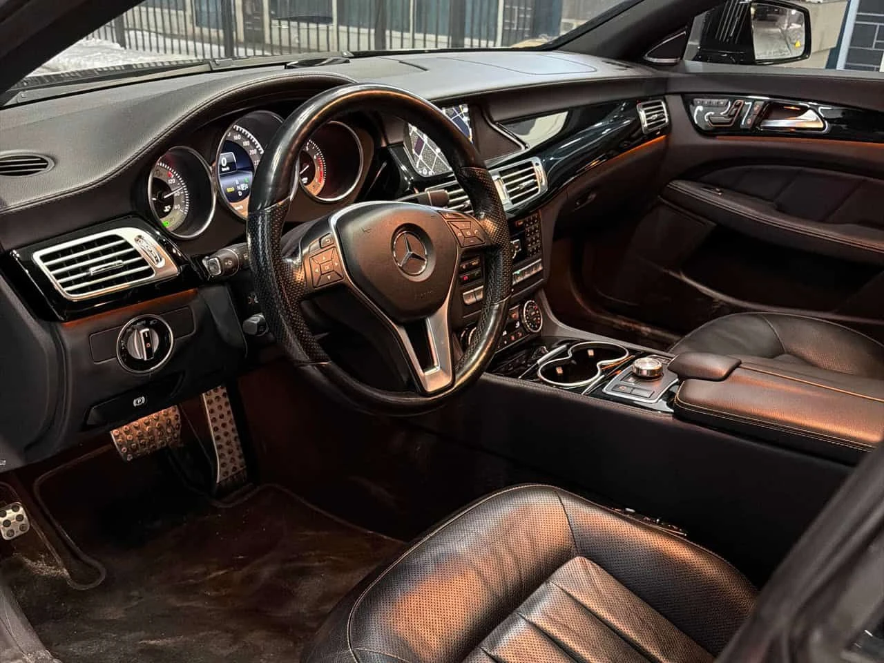 Mercedes-Benz CLS 550 * CARFAX * ���� �� �� | Mobile.bg � ����������� 10