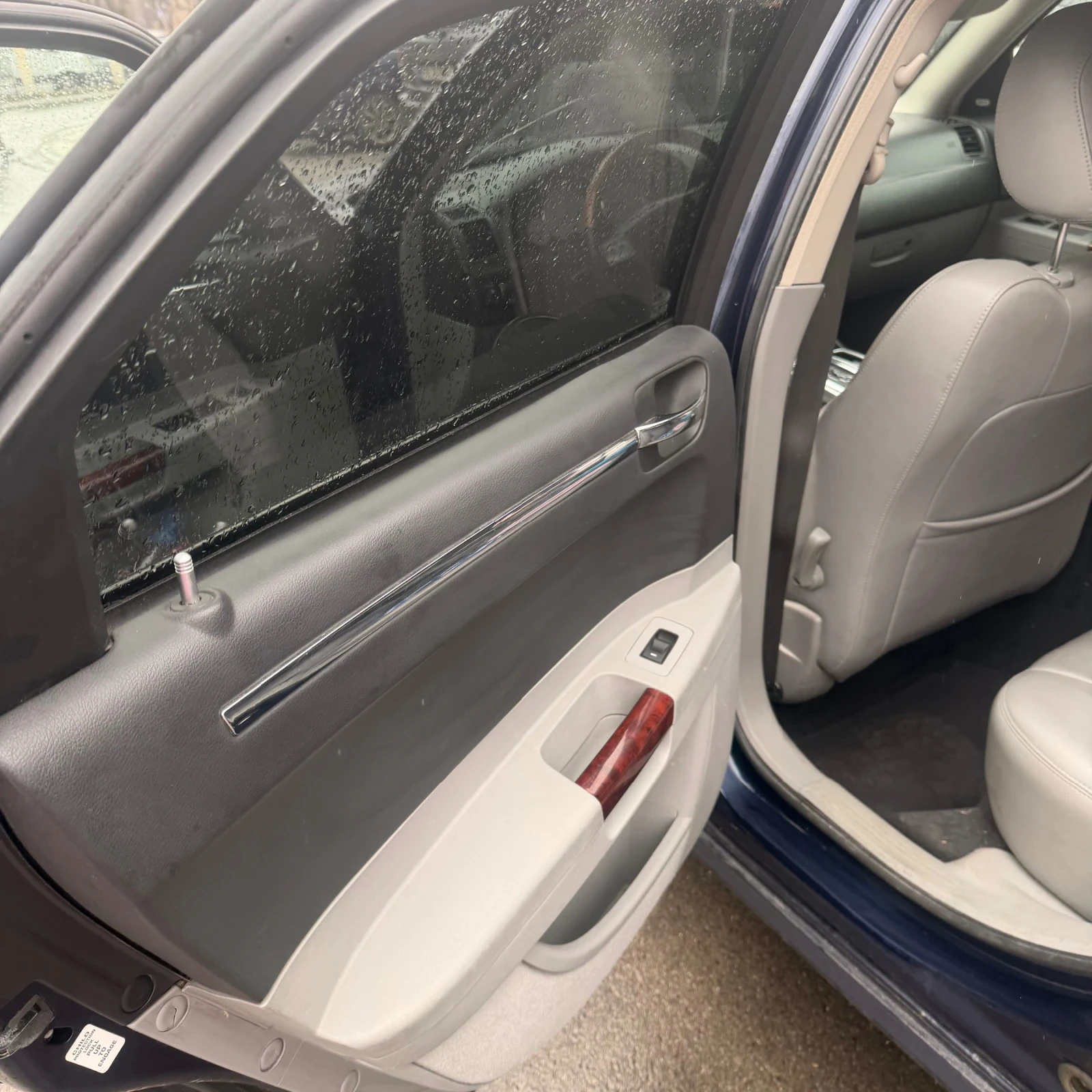 Chrysler 300c Touring  - изображение 10