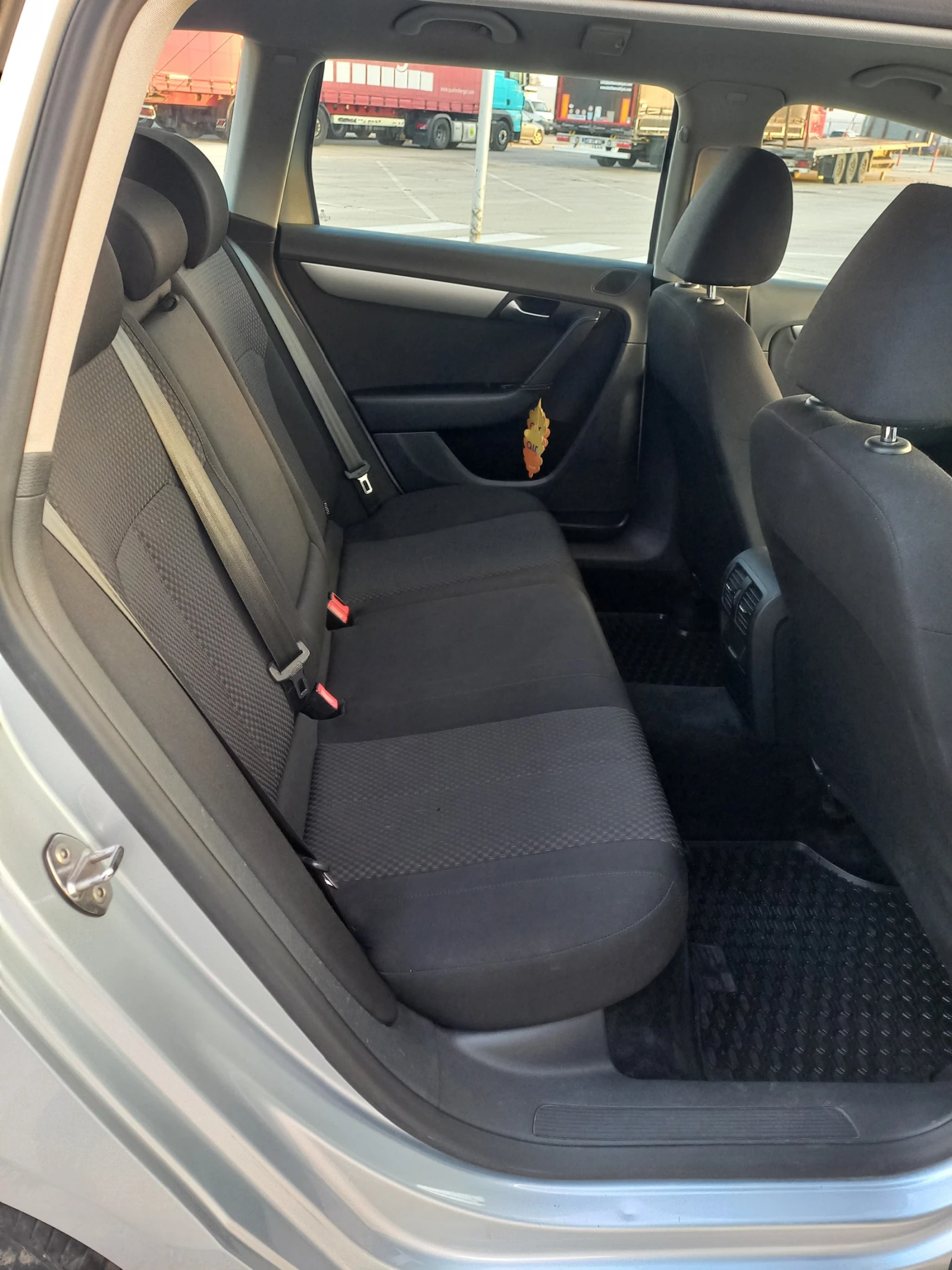 VW Passat 2.0 TDI , снимка 11 - Автомобили и джипове - 54099577