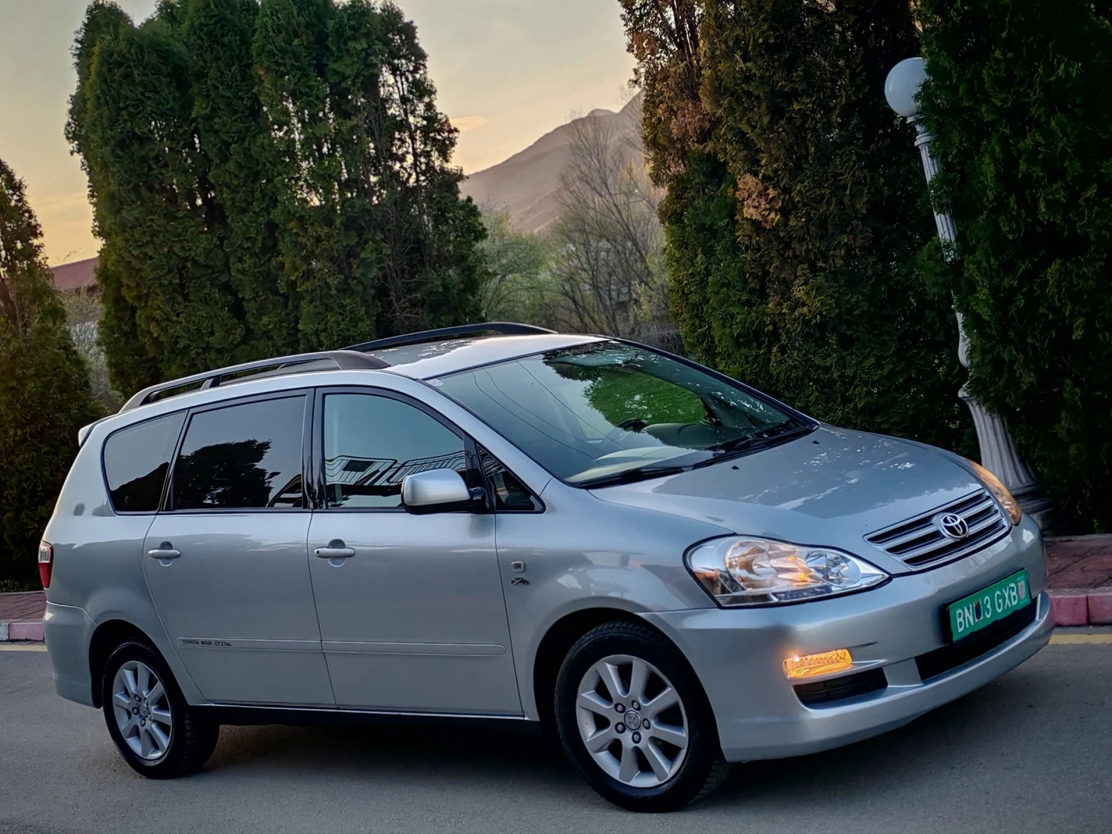 Toyota Avensis verso 2.0D4D(116)* FACELIFT* НОВ ВНОС* , снимка 8 - Автомобили и джипове - 54128061