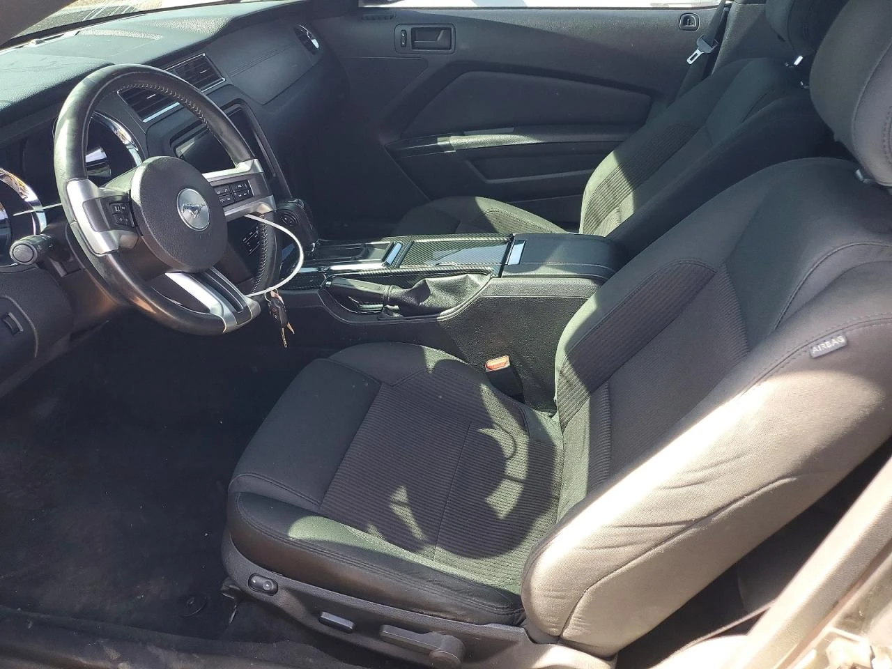 Ford Mustang 3.7l CPE V6, снимка 7 - Автомобили и джипове - 54389835