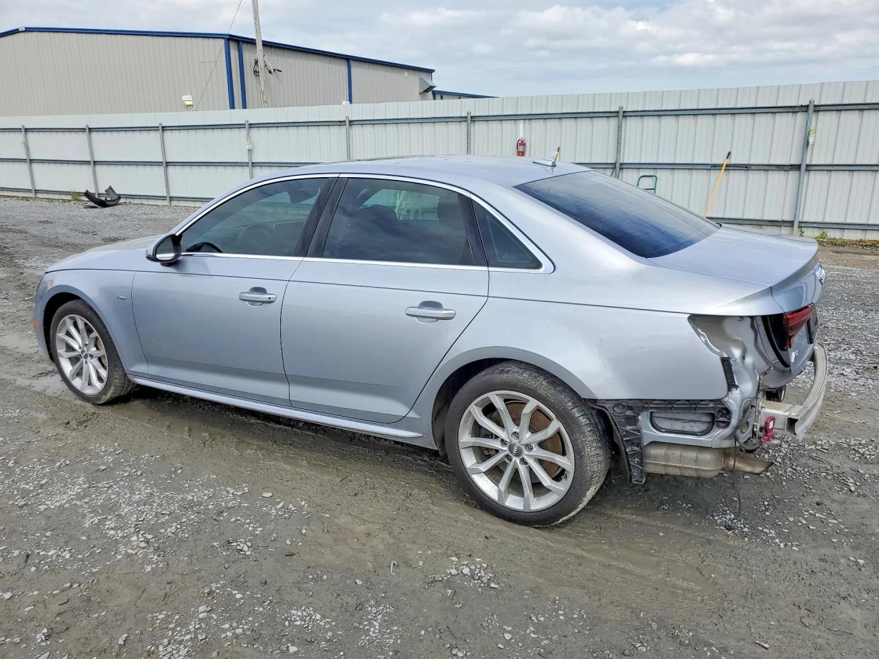 Audi A4 2.0l Premium Plus, снимка 2 - Автомобили и джипове - 54705176