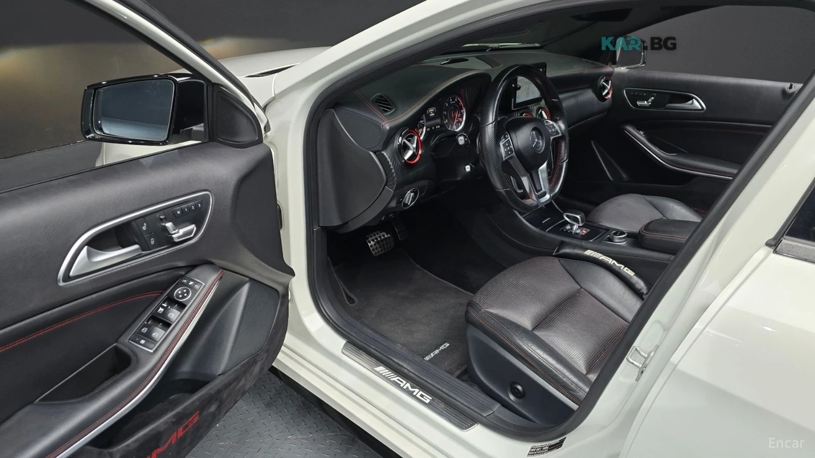 Mercedes-Benz A45 AMG * 4MATIC* КОЖА* ПОДГРЕВ* ПАНОРАМА* NAVI* , снимка 11 - Автомобили и джипове - 54868924
