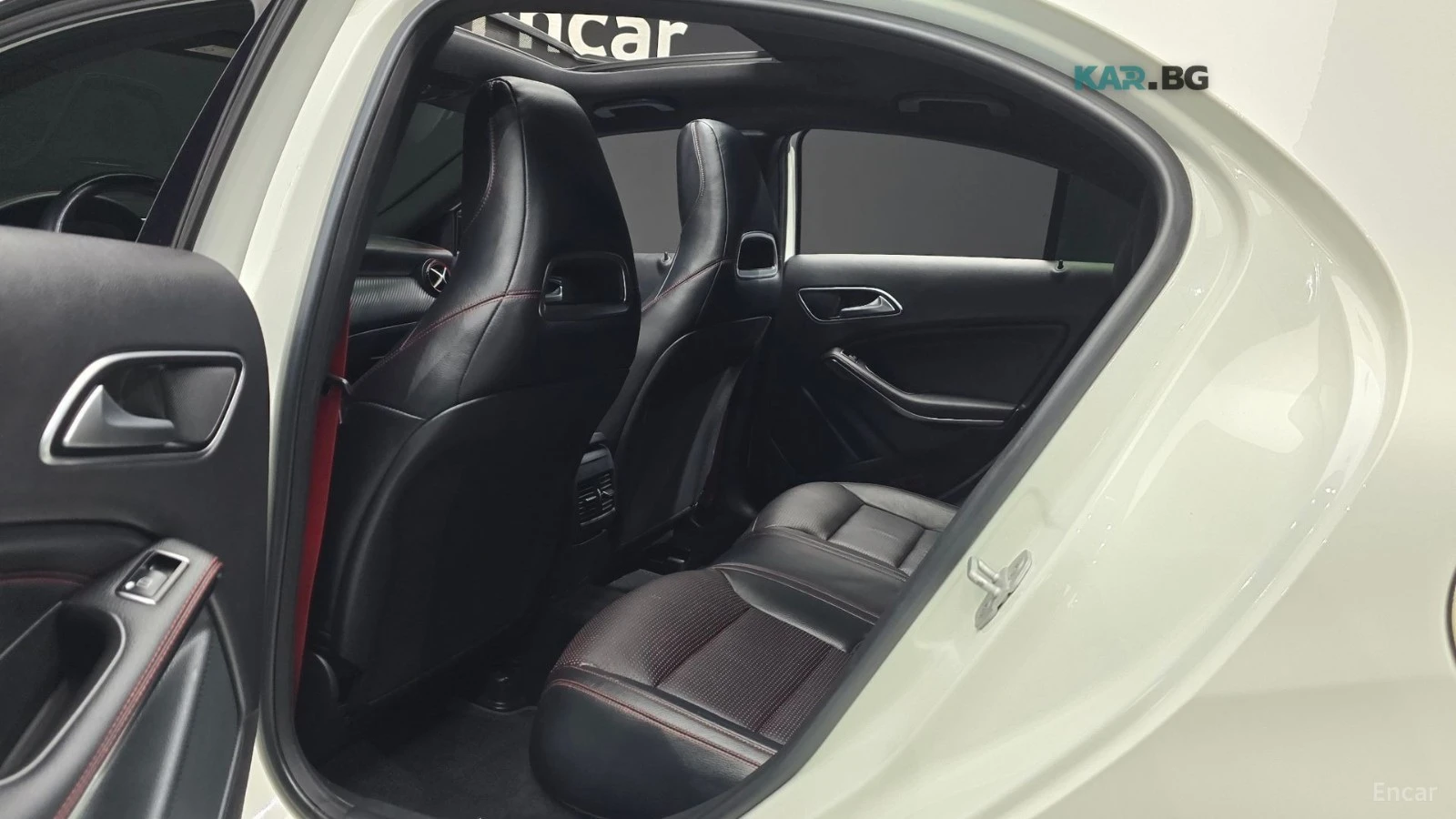 Mercedes-Benz A45 AMG * 4MATIC* КОЖА* ПОДГРЕВ* ПАНОРАМА* NAVI* , снимка 12 - Автомобили и джипове - 54868924