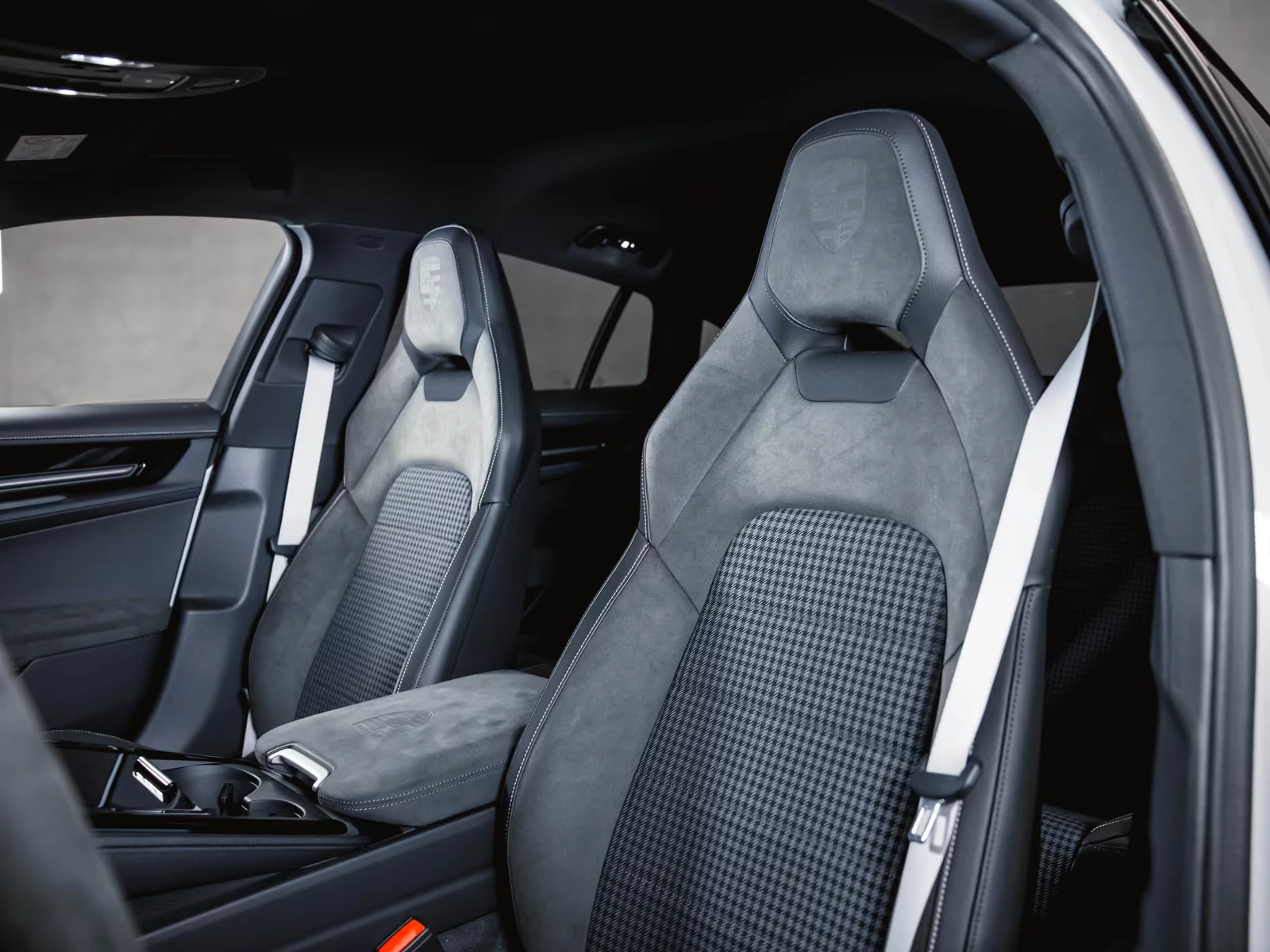 Porsche Panamera 4* E-HYBRID* HYPER* DISTR* 360CAM* MEMORY* KEYLESS, снимка 8 - Автомобили и джипове - 55096993