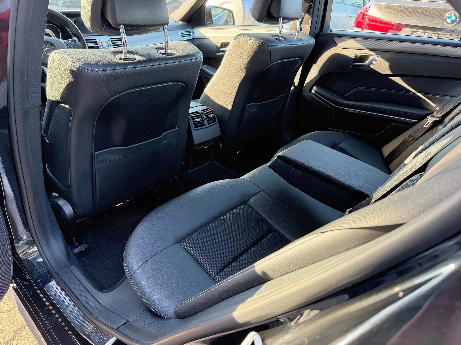 Mercedes-Benz E 220 CDi Avantgarde * 9G-Tronic* , снимка 11 - Автомобили и джипове - 55413005