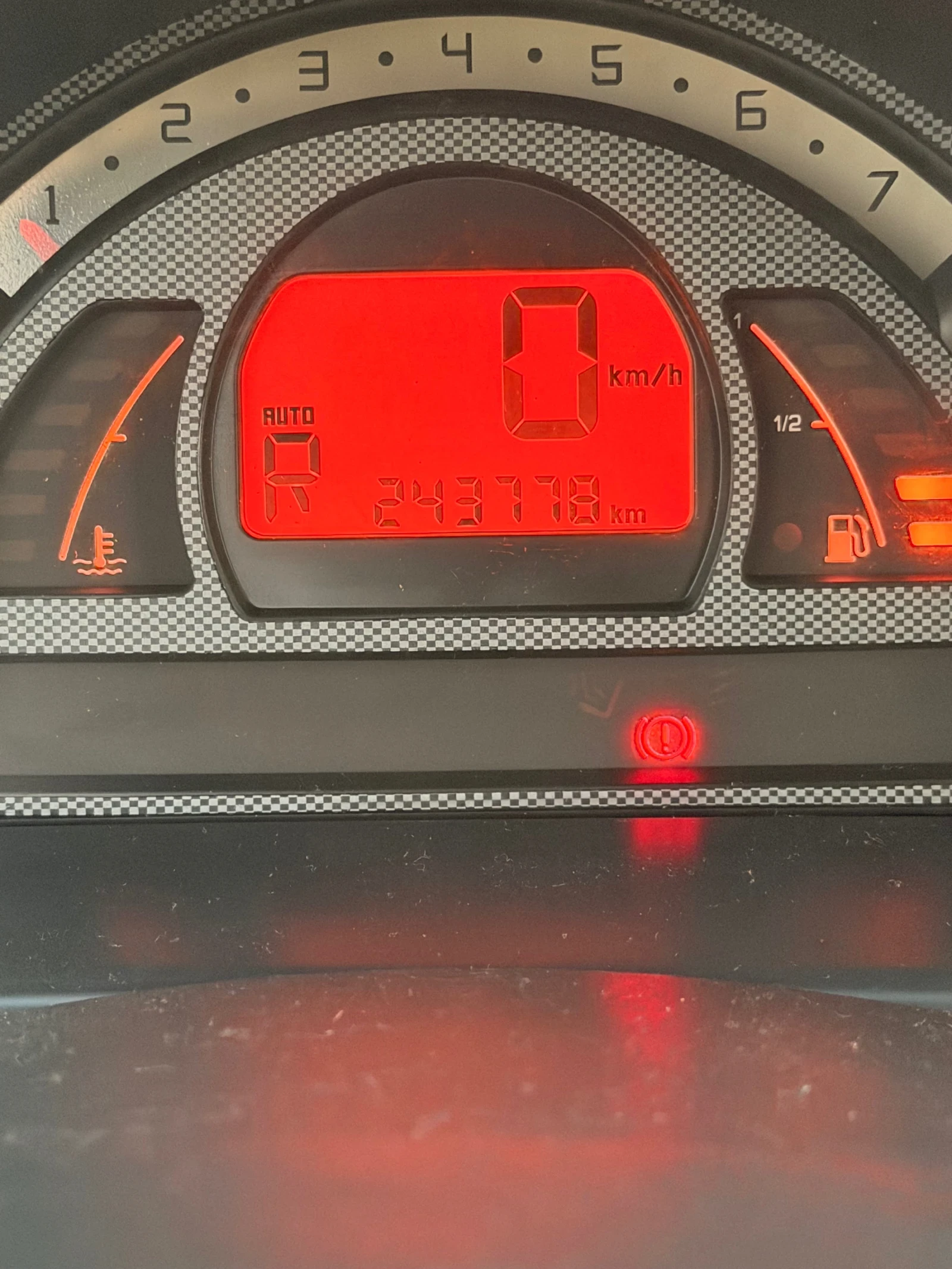 Citroen C2 Vtr, снимка 11 - Автомобили и джипове - 55607196