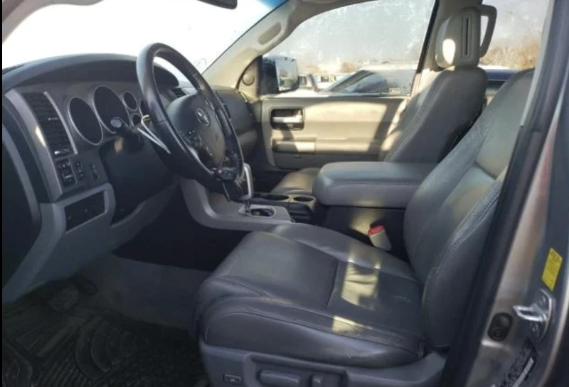 Toyota Sequoia, снимка 7 - Автомобили и джипове - 49183849