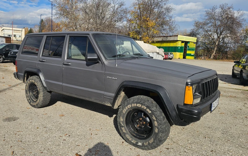 Jeep Cherokee 2.5 i gaz, снимка 4 - Автомобили и джипове - 52487585