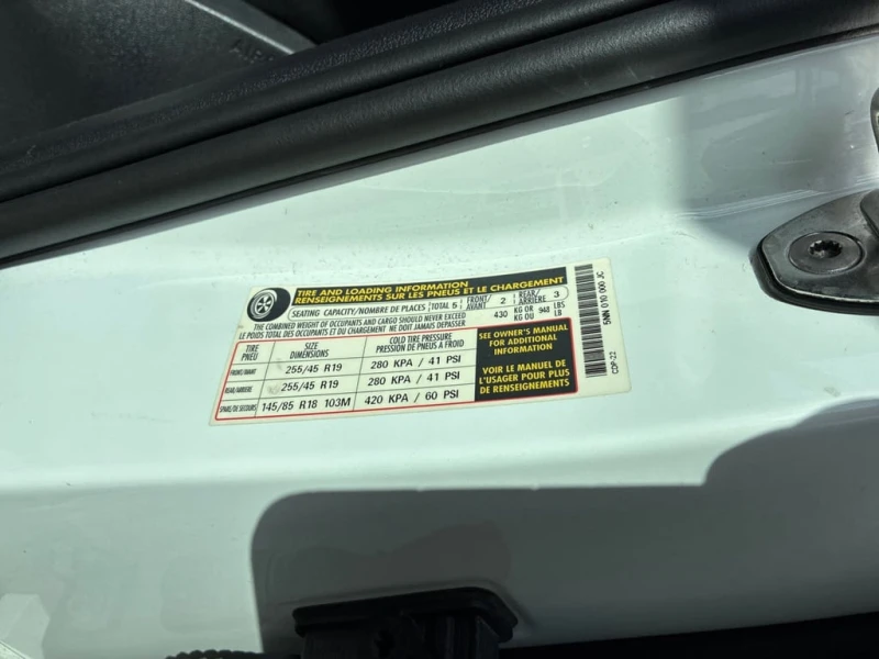 VW Tiguan Comfortline R Line Black Edition  CARFAX, снимка 16 - Автомобили и джипове - 52706576