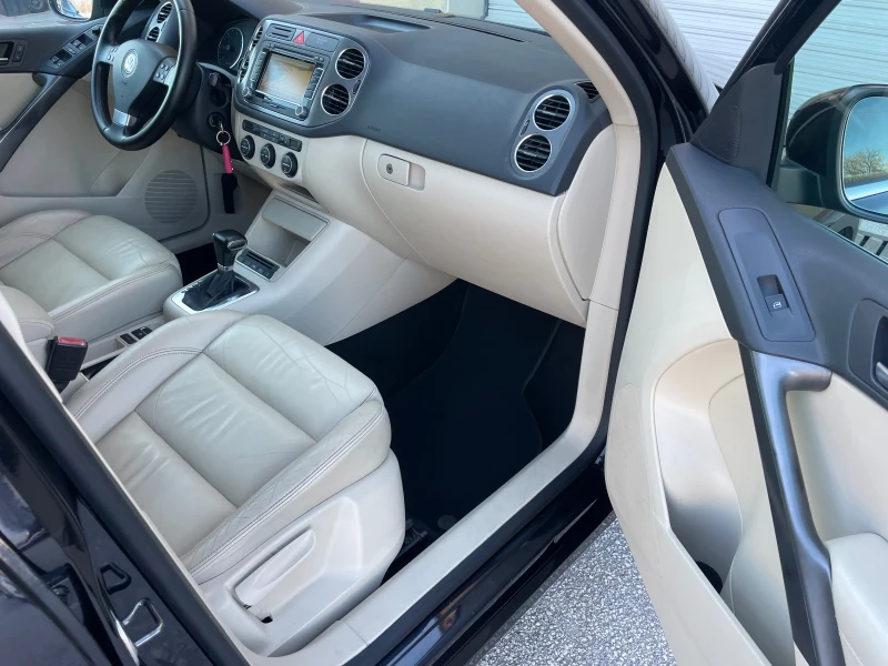 VW Tiguan 2.0TDi 140 к.с. 4Motion FULL ГЕРМАНИЯ, снимка 16 - Автомобили и джипове - 52918335