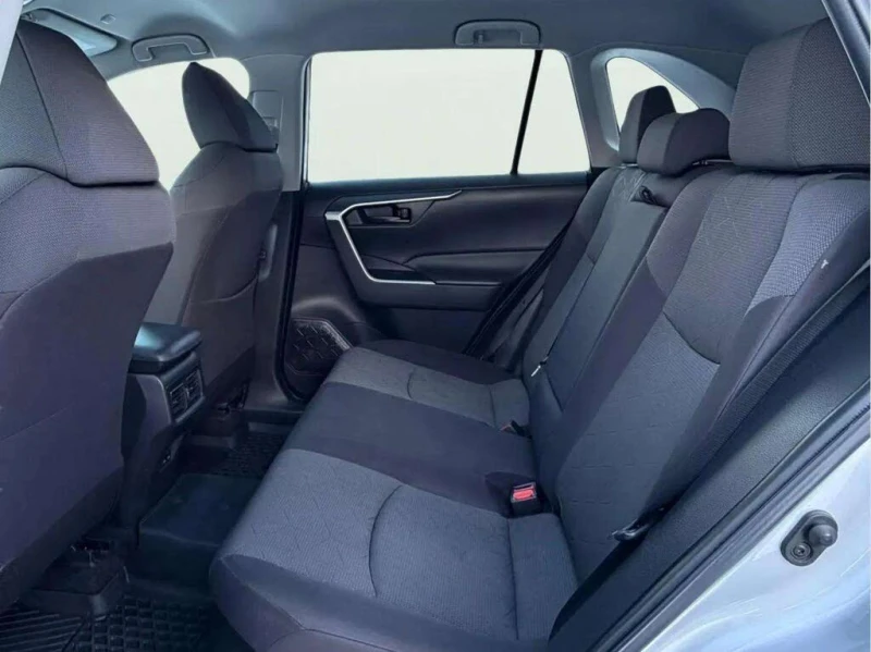 Toyota Rav4 Hybrid LE AWD, снимка 15 - Автомобили и джипове - 53498260