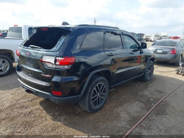 Jeep Grand cherokee TRAILHAWK 2 ключа Дистроник Автоматично паркиране, снимка 6 - Автомобили и джипове - 53997480