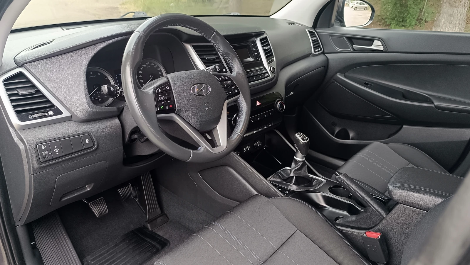 Hyundai Tucson 1.6i - изображение 9