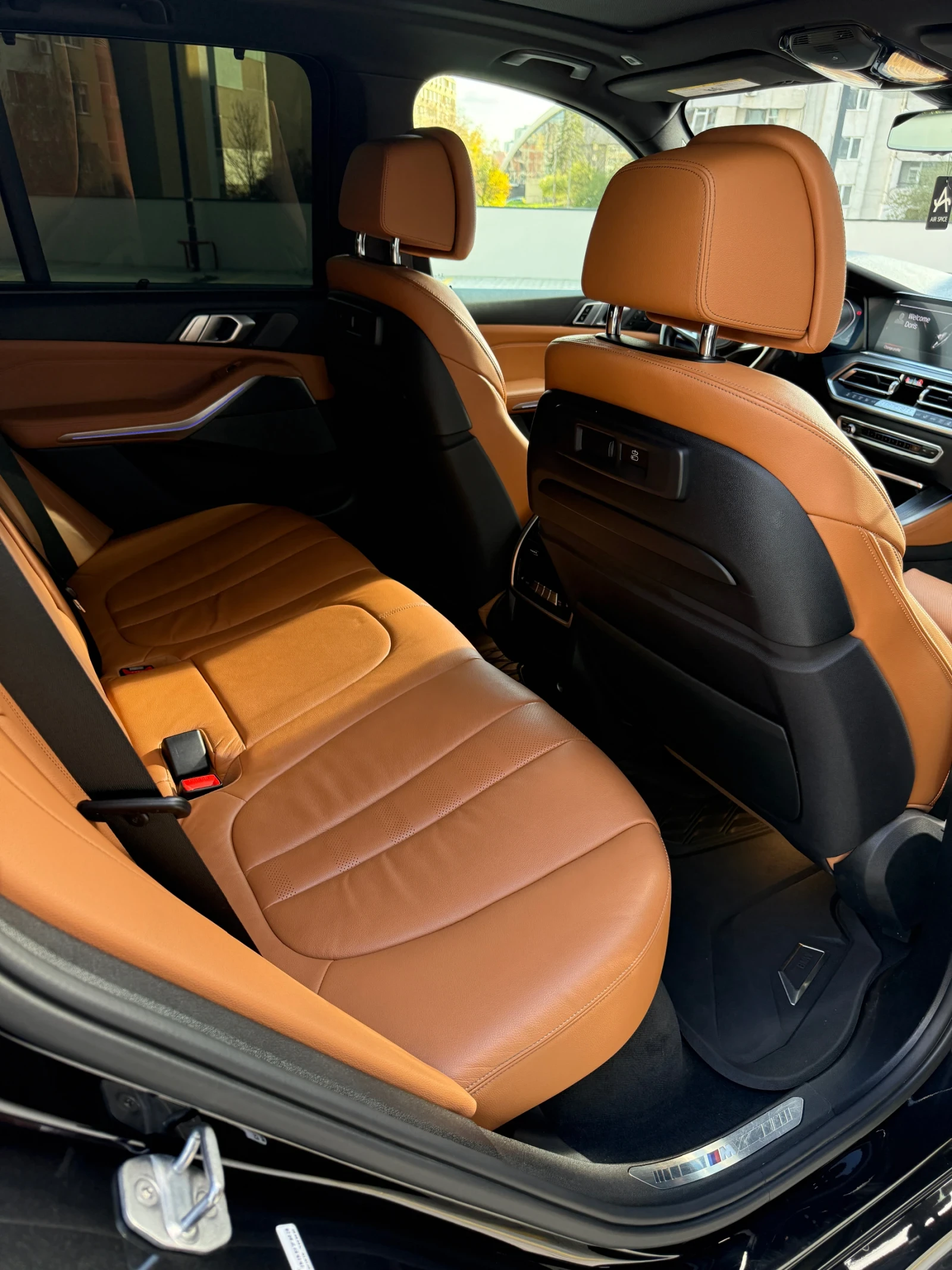 BMW X5 40i M pckg, Massage, Skylounge | Mobile.bg   11