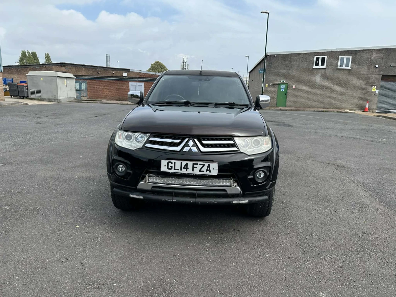 Mitsubishi L200, снимка 2 - Автомобили и джипове - 54265452