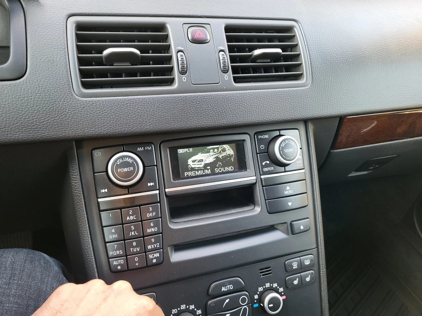 Volvo Xc90 D5 EXECUTIVE, снимка 11 - Автомобили и джипове - 54350959