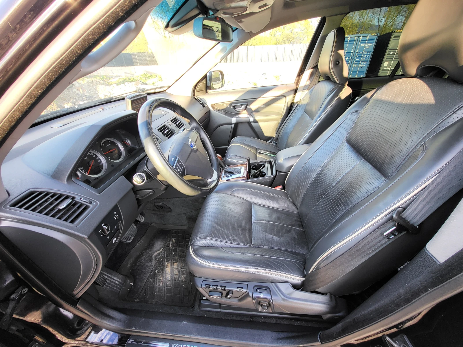 Volvo Xc90 D5 EXECUTIVE, снимка 4 - Автомобили и джипове - 54350959