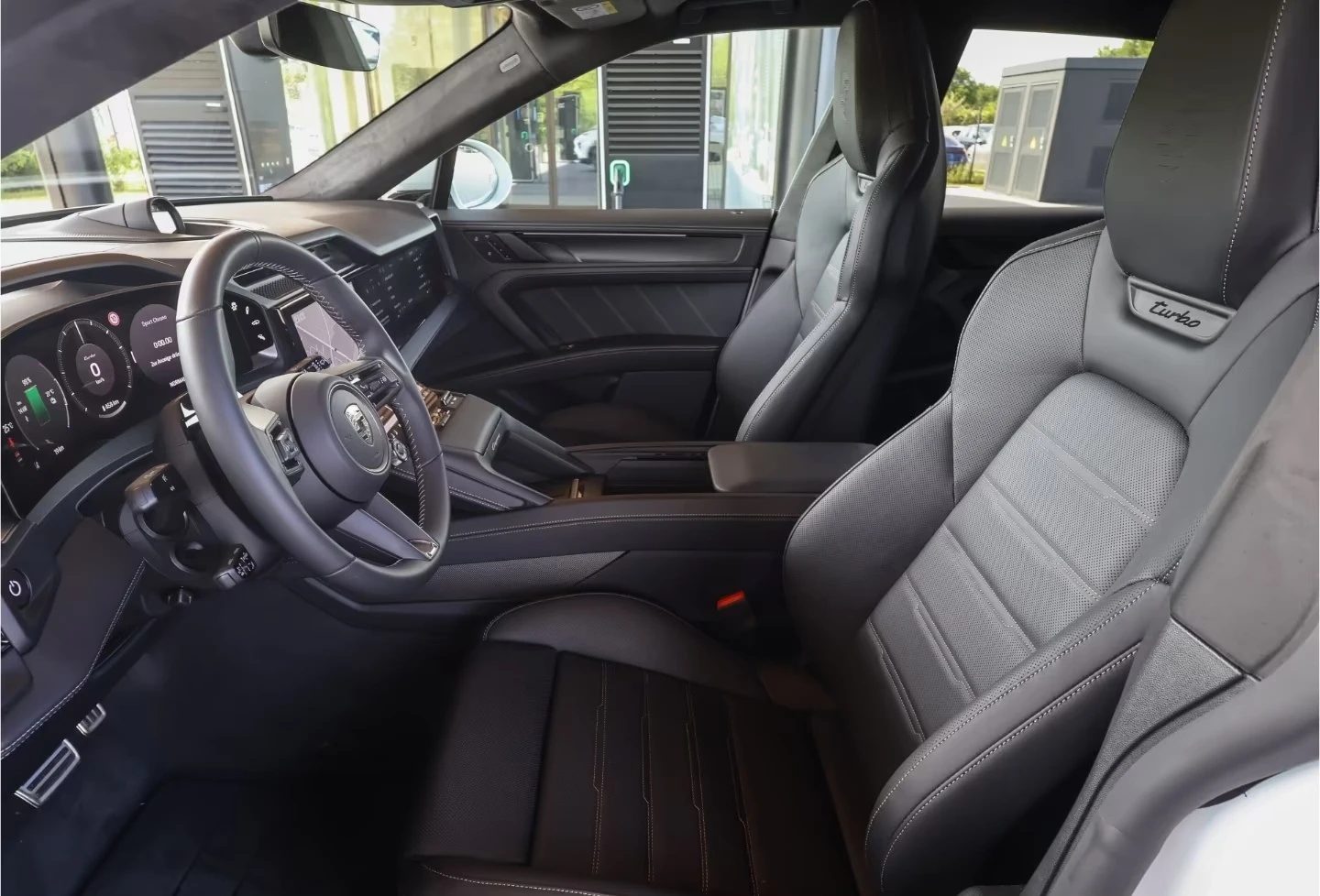 Porsche Cayenne TURBO ELECTRIC * NEW 2026* BOSE PANO SPORT-DESIGNЕ, снимка 11 - Автомобили и джипове - 54812427